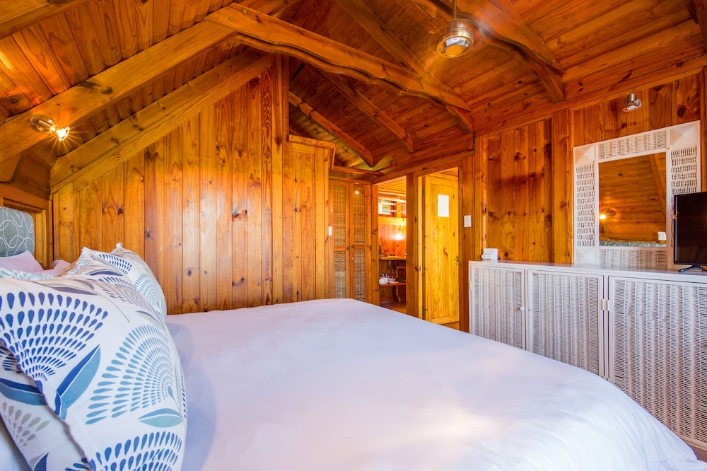 Semi-Detached Log Cabin - Spa Bath photo 1