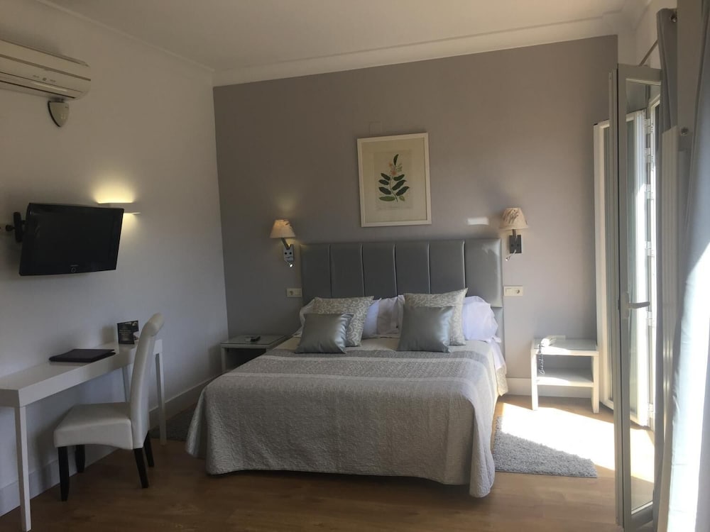 Double or Twin Room, Mountain View - Photo 3