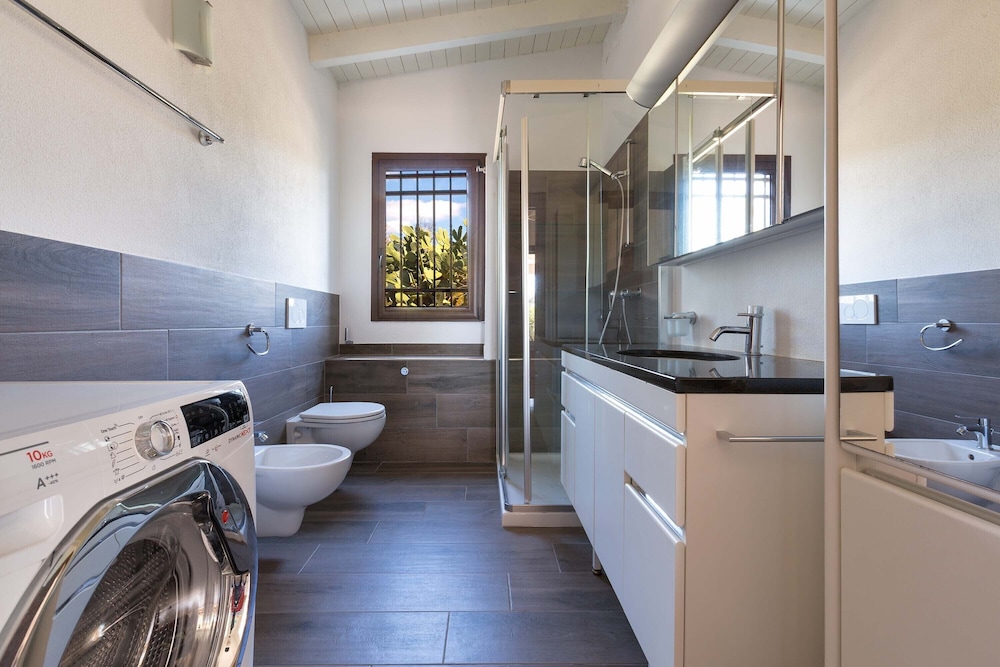 Villa photo 3