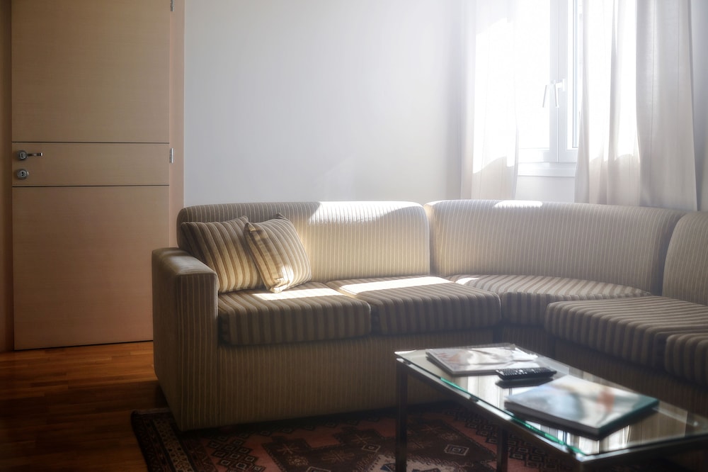 Economy Suite - Photo 3