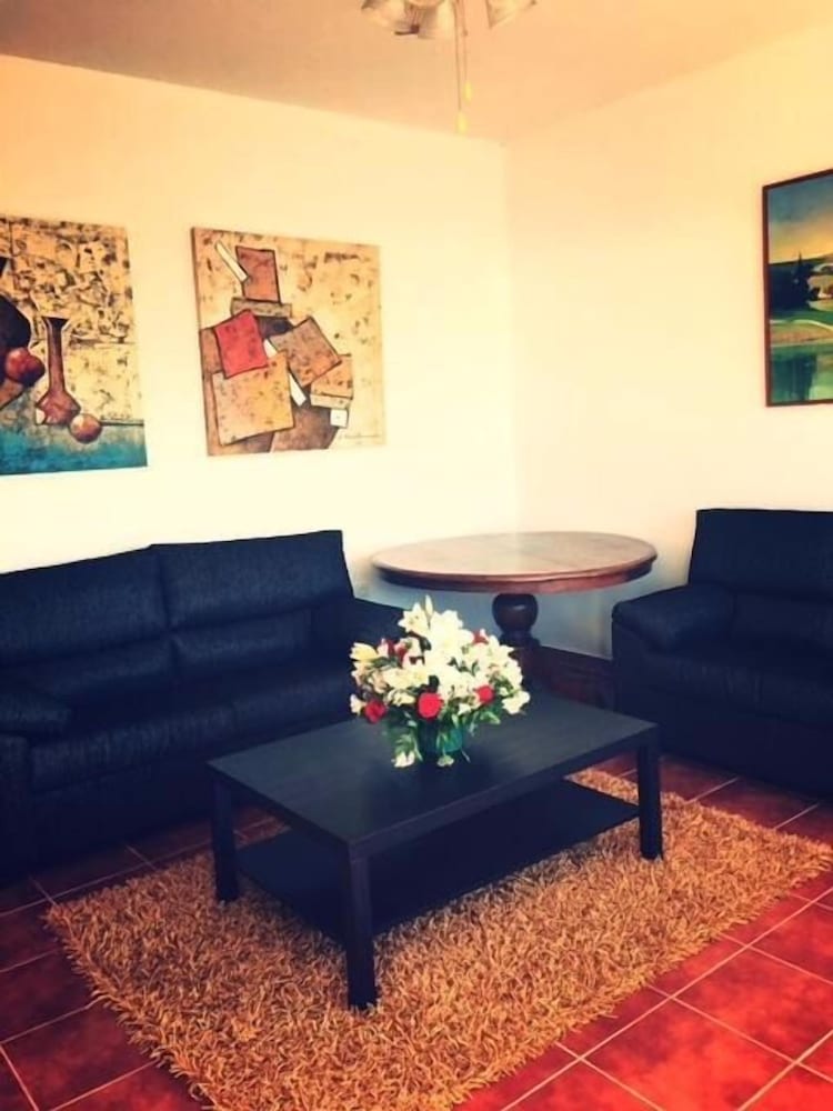 Villa photo 3