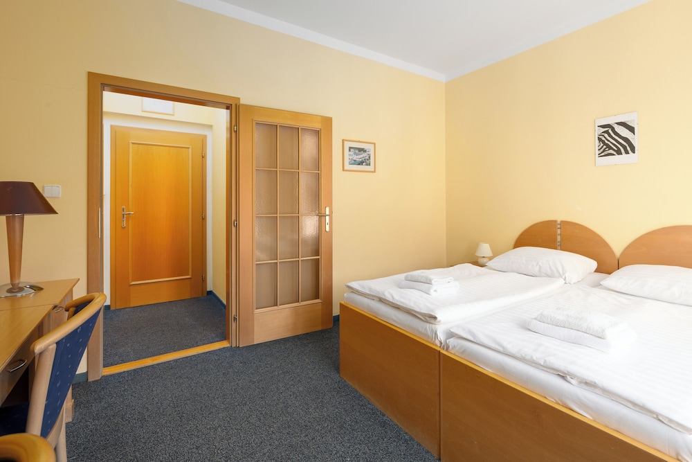 Superior Double Room, Balcony, City View - Photo 7