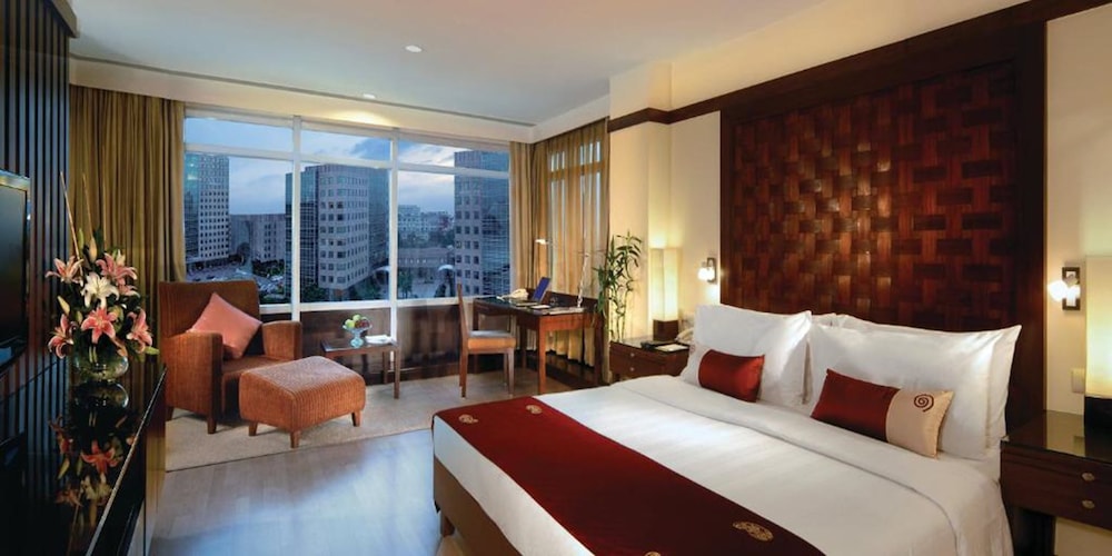 Junior Suite, 1 King Bed, City View (Junior Suite) - Photo 7