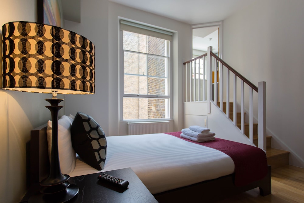 Deluxe Studio Apartment photo 1