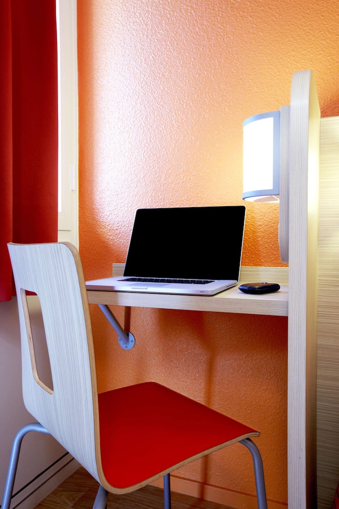 Standard Room, Multiple Beds - Photo 4