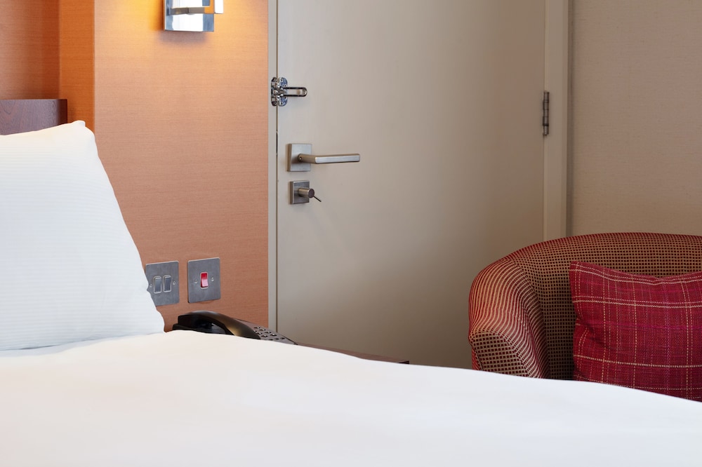 Classic Double Room, Accessible - Photo 4