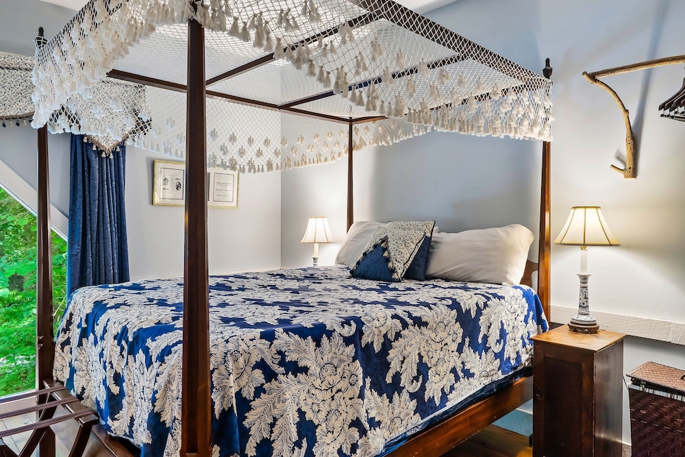 Deluxe Studio Suite, 1 Queen Bed photo 1