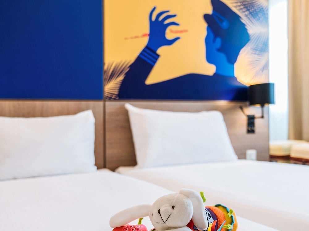 Standard Suite, 2 Double Beds, Connecting Rooms thumbnail 5