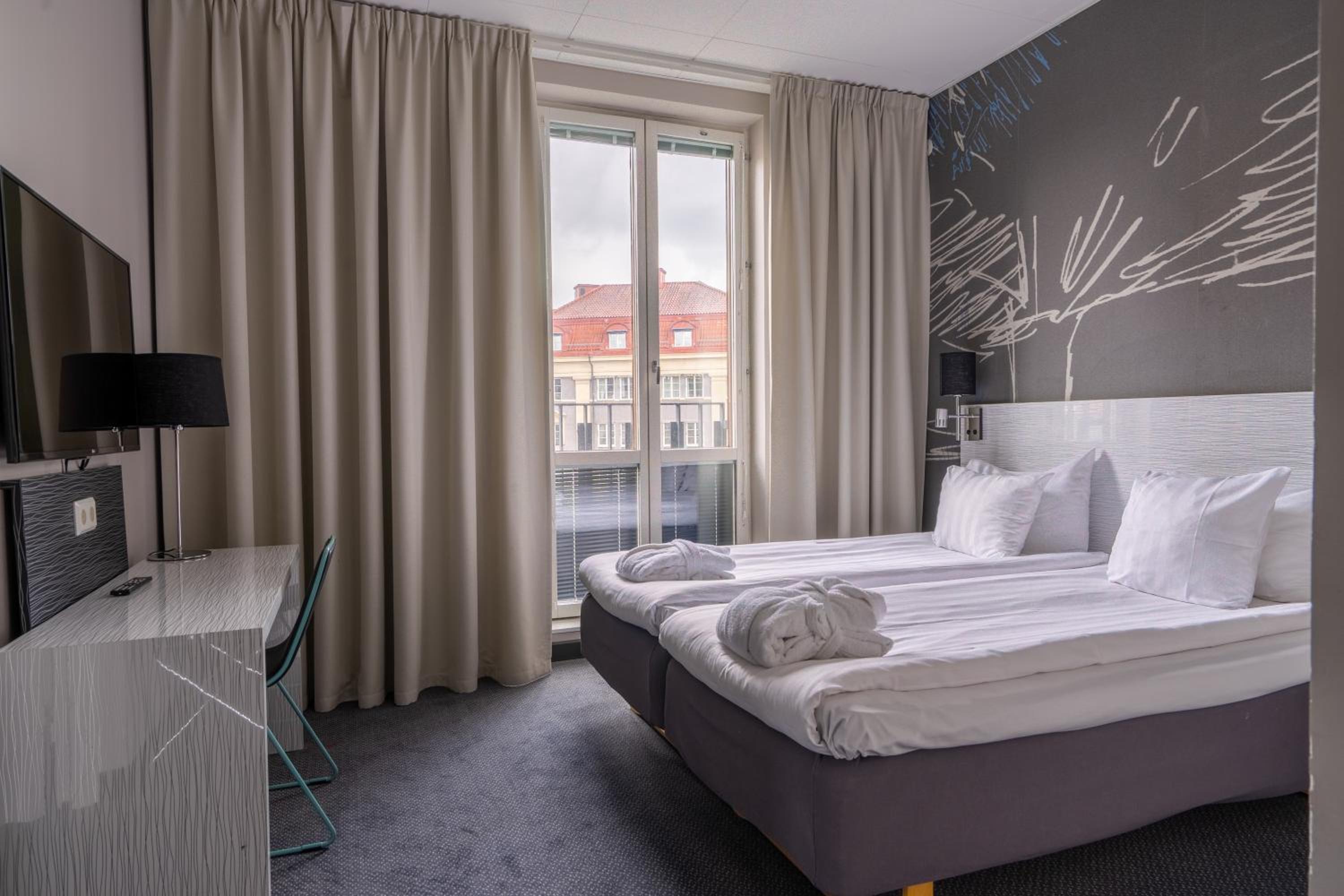 Standard Double Room - Photo 3