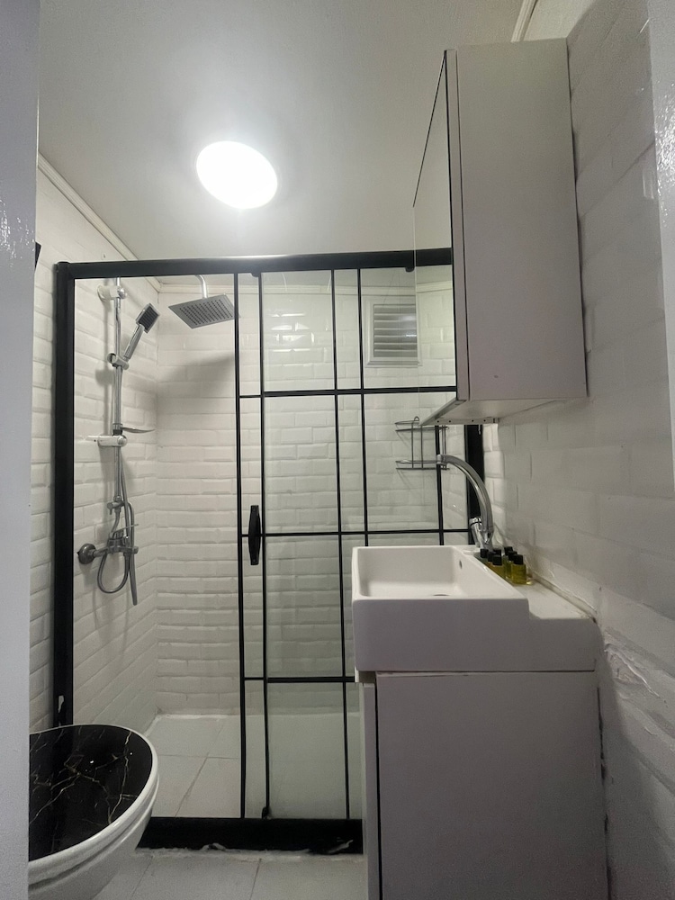 Deluxe Studio Suite photo 3