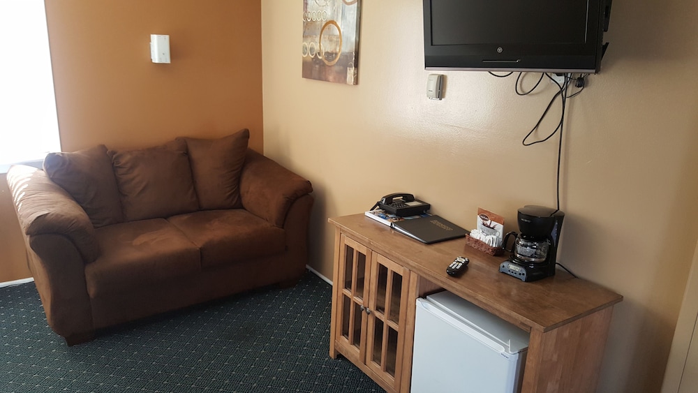 Standard Room, 1 Queen Bed - Photo 5