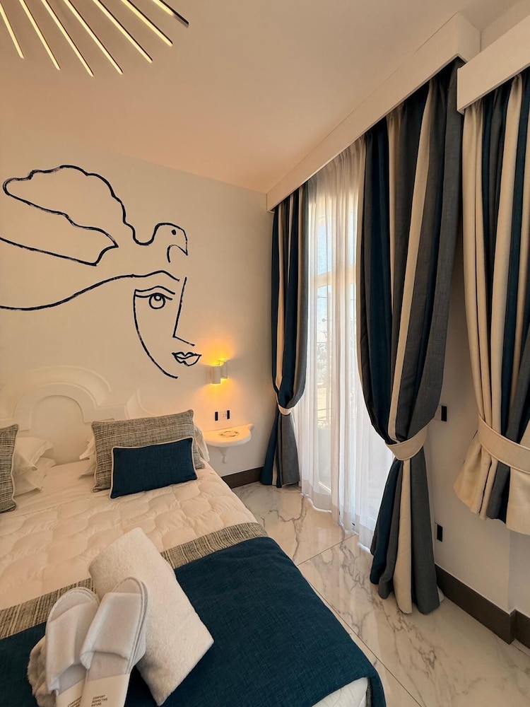 Junior Room - Photo 49