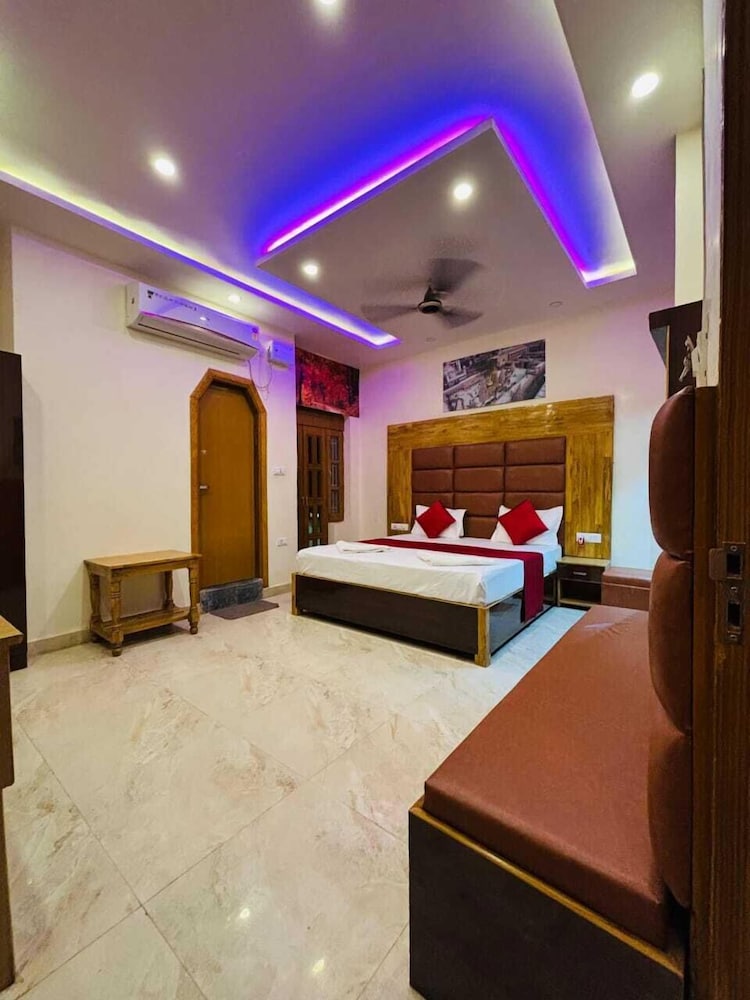 Deluxe Single Room, Balcony, Park View