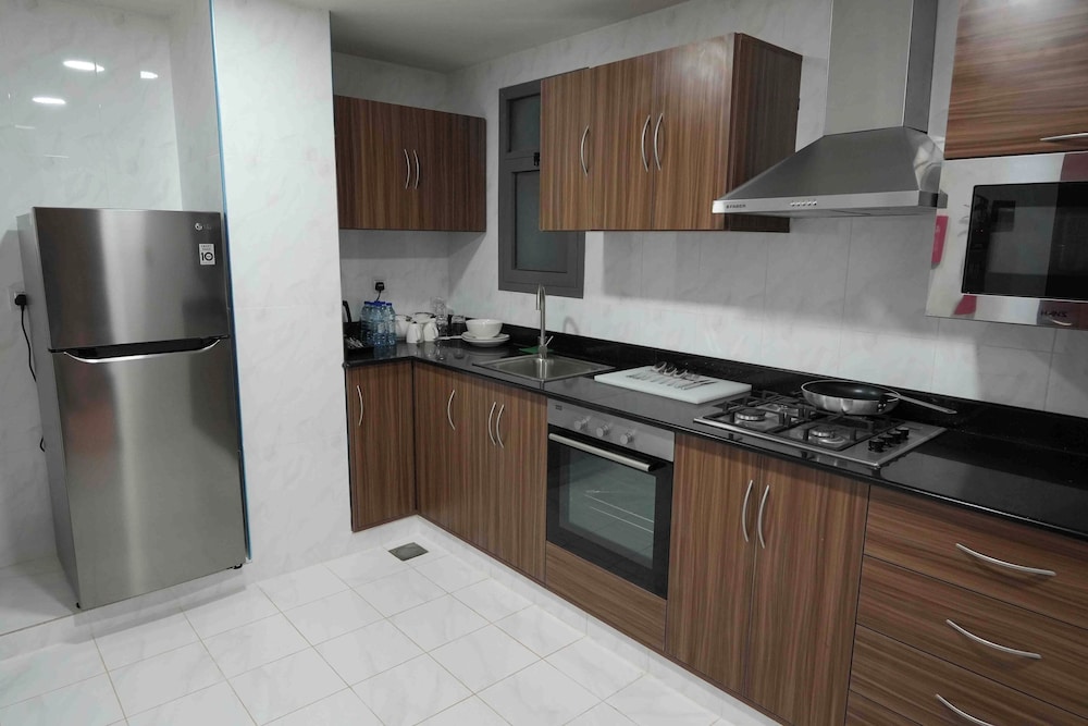 Executive Suite - Photo 3