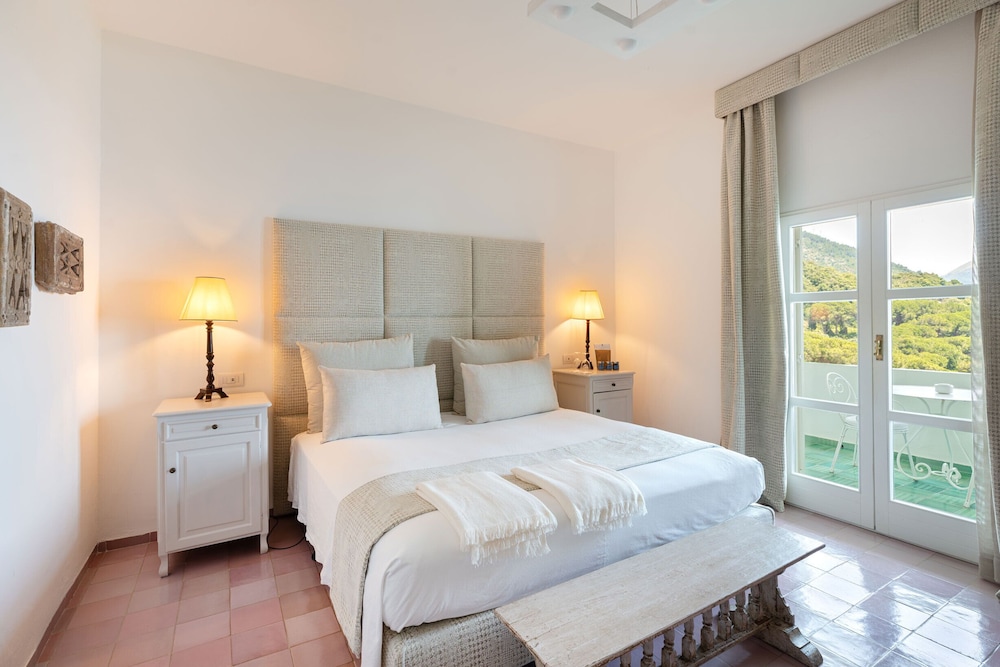 Premium Double or Twin Room photo 1