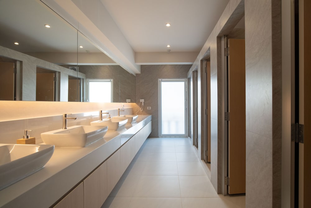 Single Capsule in 8-bed Female Dorm photo 2