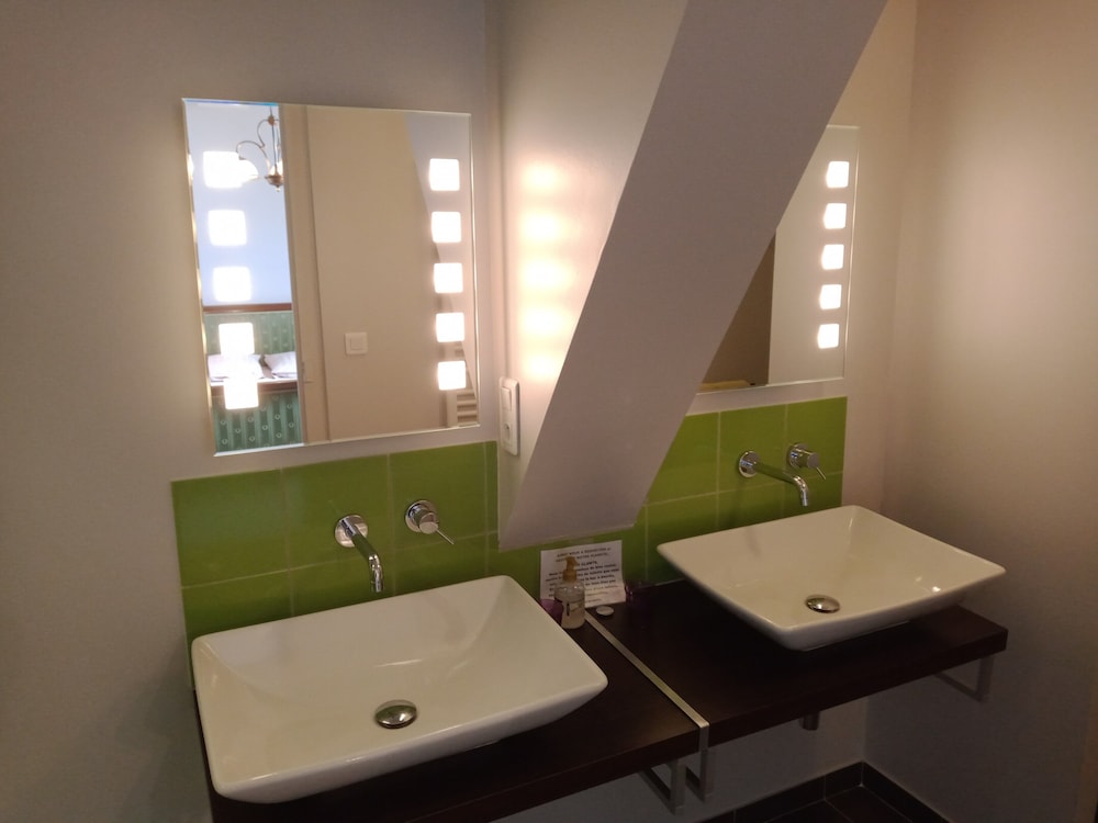 Design Double Room, Ensuite, Vineyard View (Chambre Orantium) - Photo 3