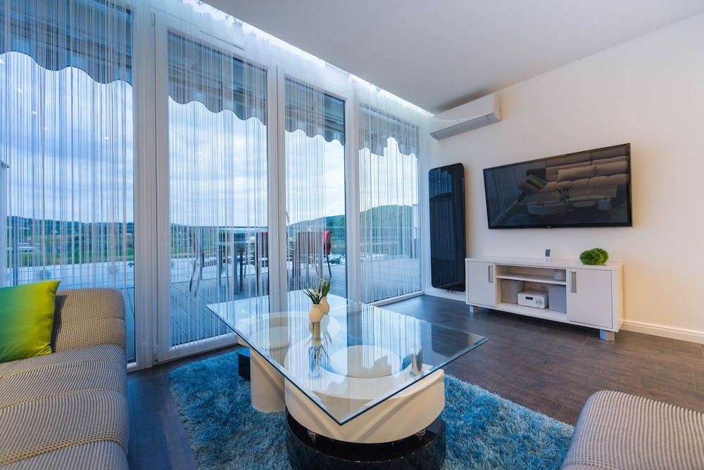 Superior Apartment, Lake View (Terrace 30m²) photo 3