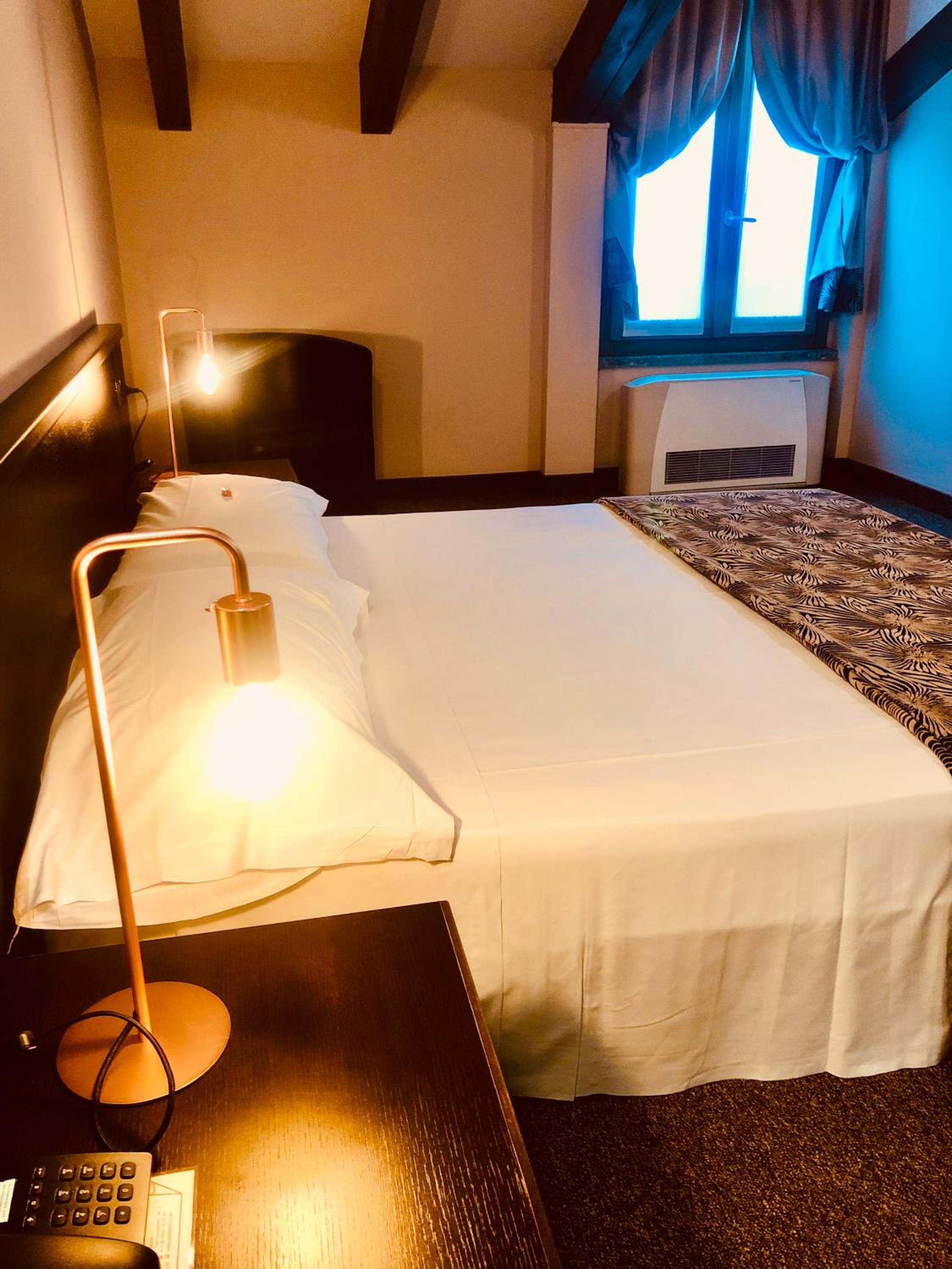 Large Double Room - Photo 27
