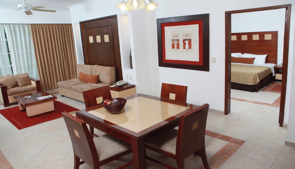 Suite, 1 Bedroom - Photo 1
