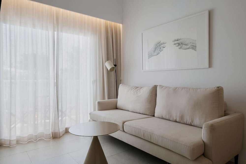Suite, 2 Bedrooms, Terrace photo 3