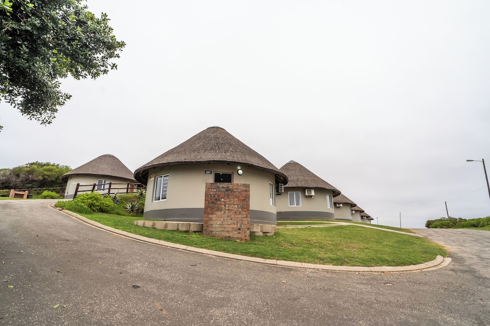 4 Sleeper Rondavel (1 BR river sea view) (14)