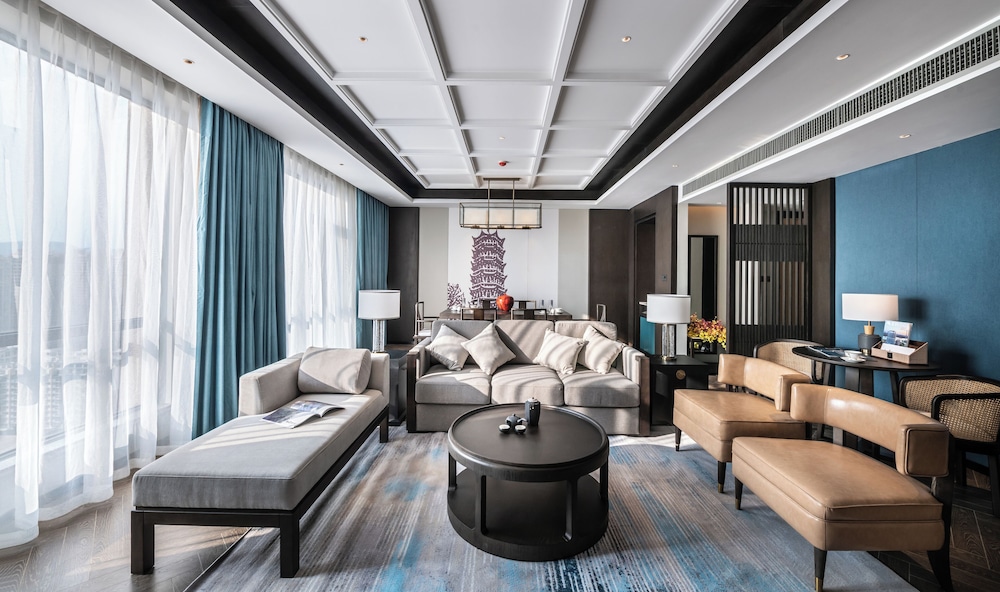 Executive Suite, 1 King Bed, Non Smoking