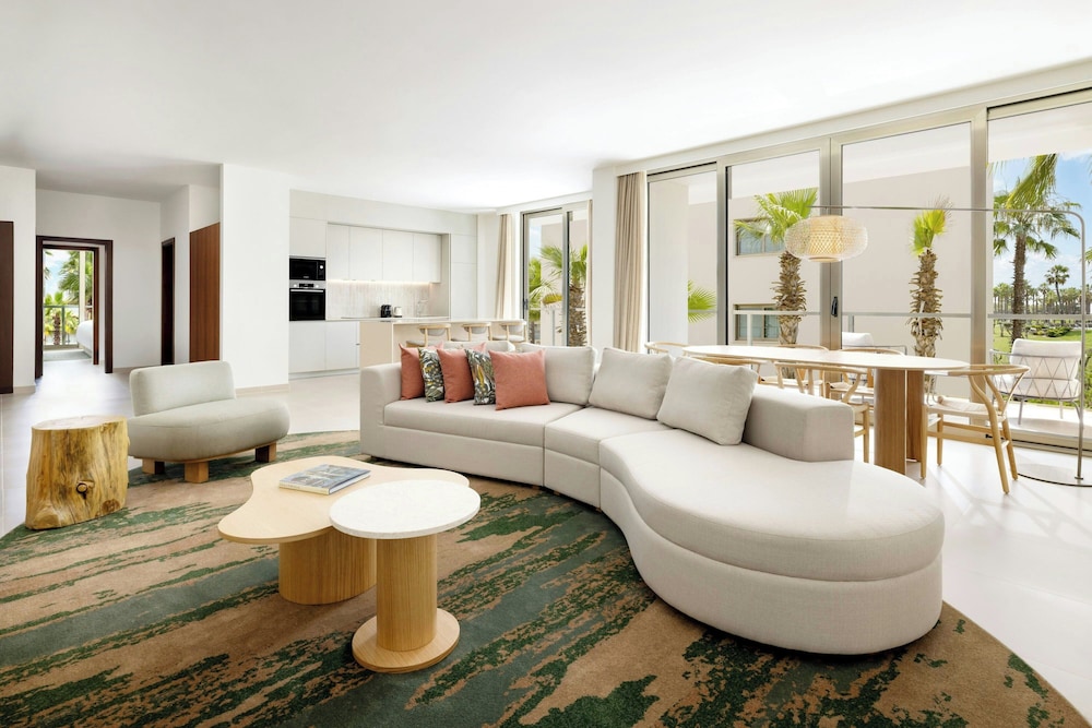 Suite, 3 Bedrooms, Balcony, Resort View - Photo 6