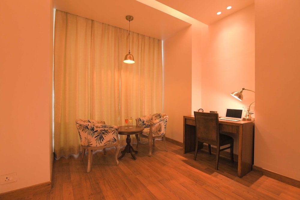 Luxury Room, Balcony - Photo 8