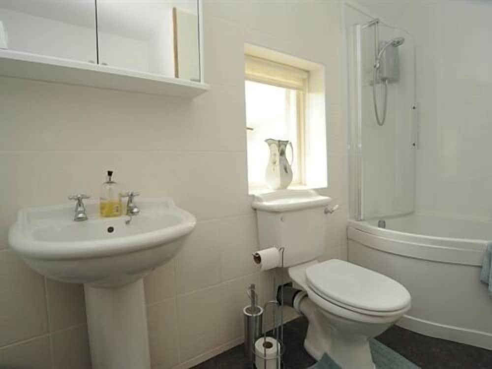 Standard Twin Room, Lake View photo 2