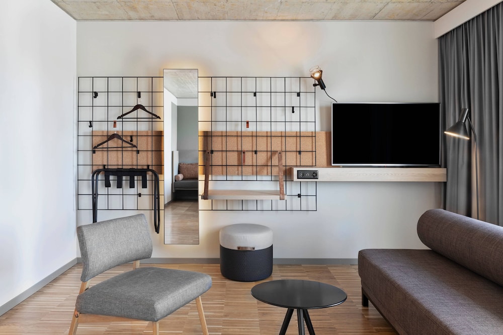 Family Room, 1 Double Bed, City View - Photo 2