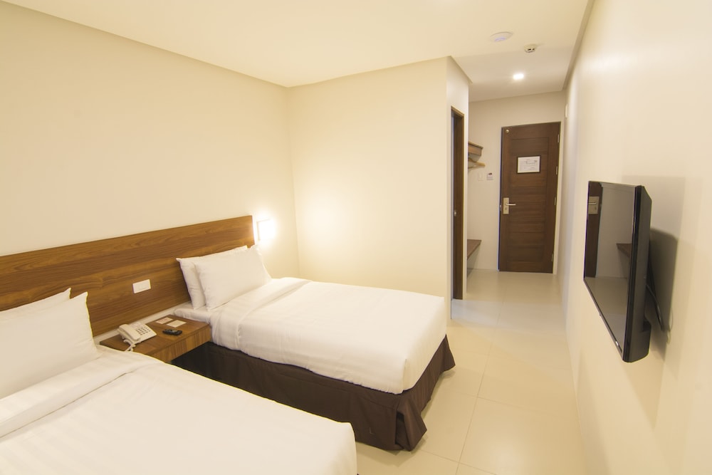 Standard Twin Room - Photo 1