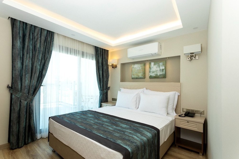 Deluxe Room, 1 Bedroom, Smoking, Sea View photo 1