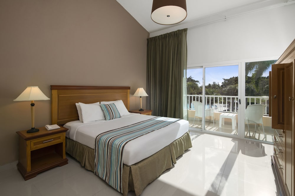 Deluxe Suite - Photo 1