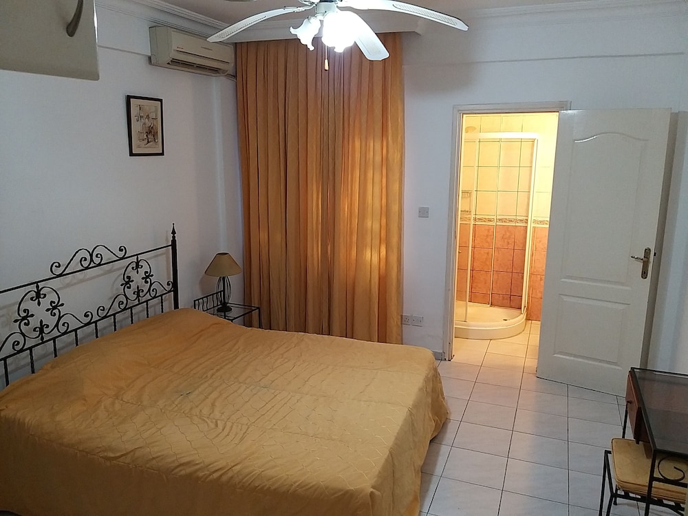 Apartment photo 1
