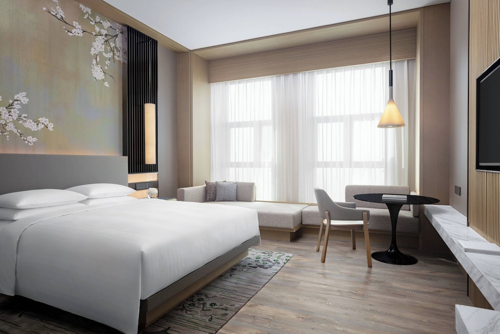 Club Room, 1 King Bed