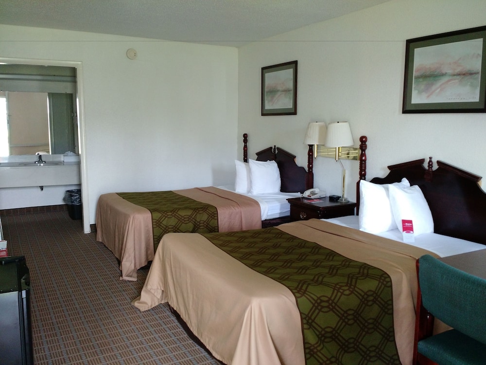 Standard Room, 2 Double Beds, Non Smoking - Photo 5