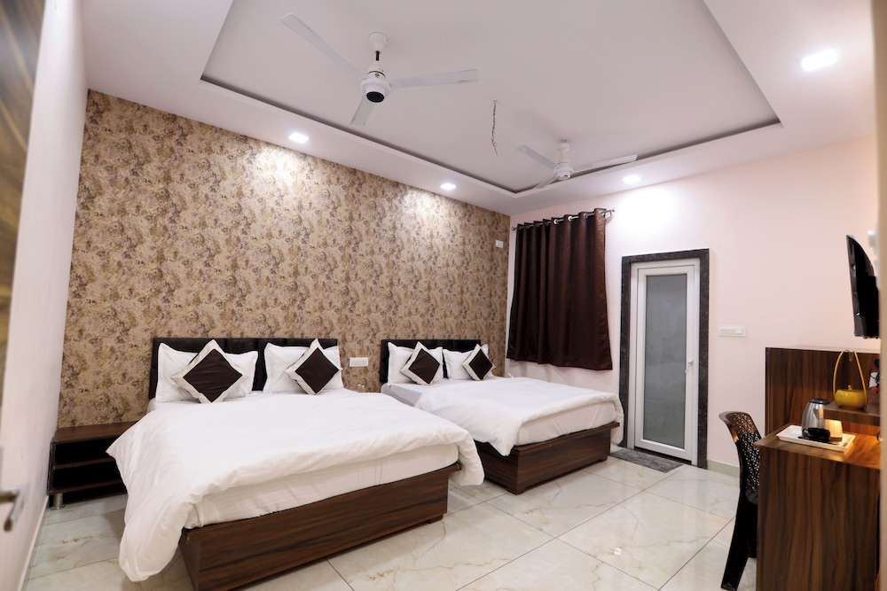 Family Quadruple Room, City View