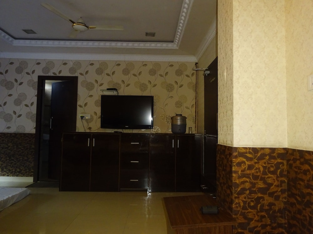 Classic Room, Multiple Beds, Non Smoking photo 3