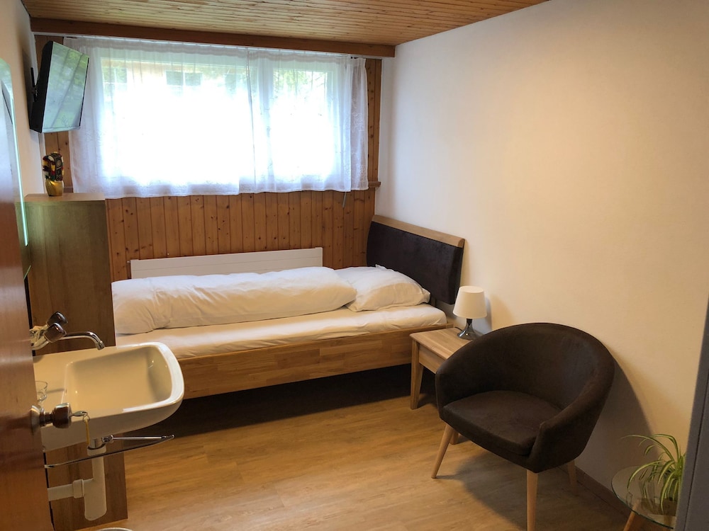 Standard Single Room, Shared Bathroom, Mountainside