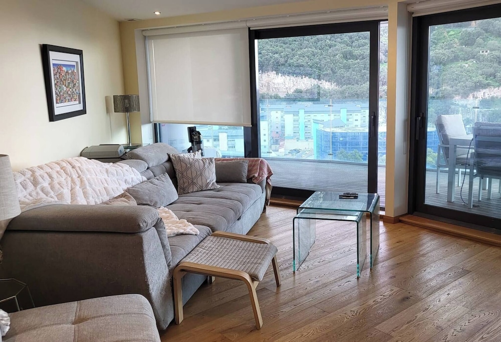 Apartment, 3 Bedrooms, Accessible, Balcony photo 3