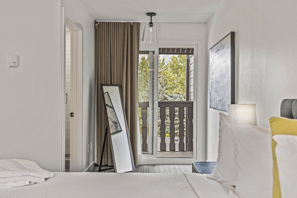 Apartment, 3 Bedrooms, Mountain View (Self Check In, No Pets), photo 6