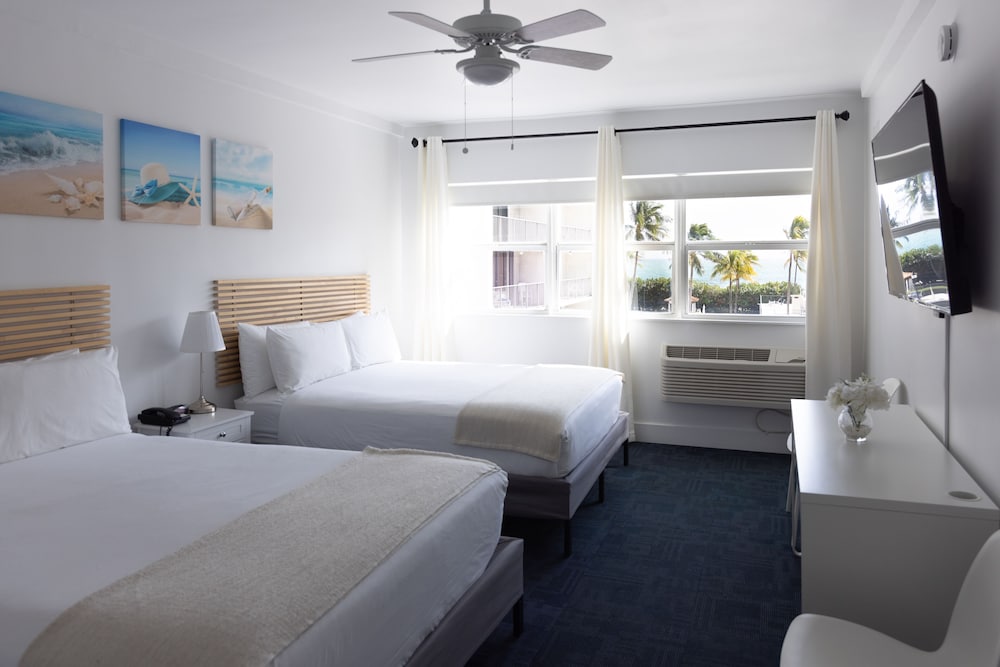 Deluxe Room, 2 Queen Beds - Photo 13
