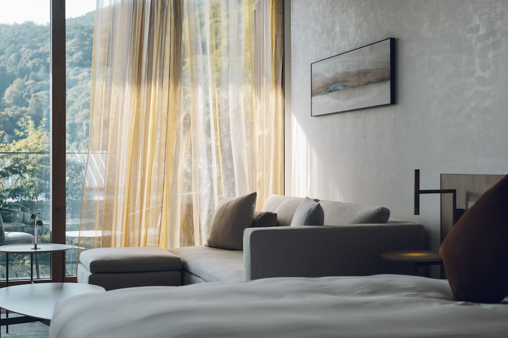 Twin Room, Balcony, Mountain View - Photo 4