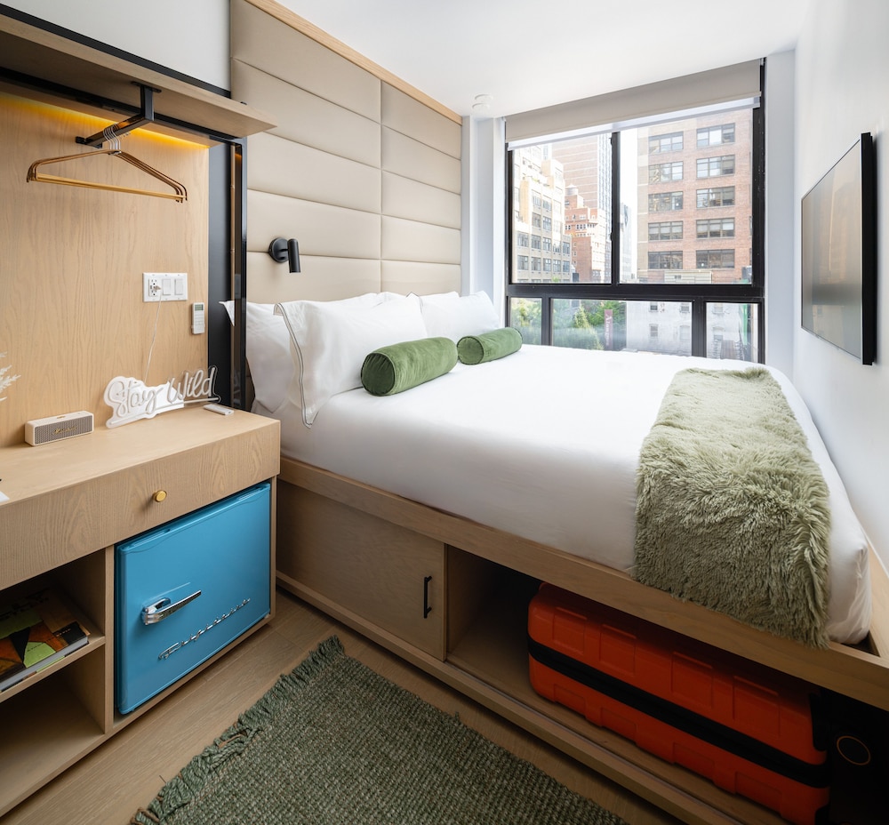 Midtown Serenity King Room