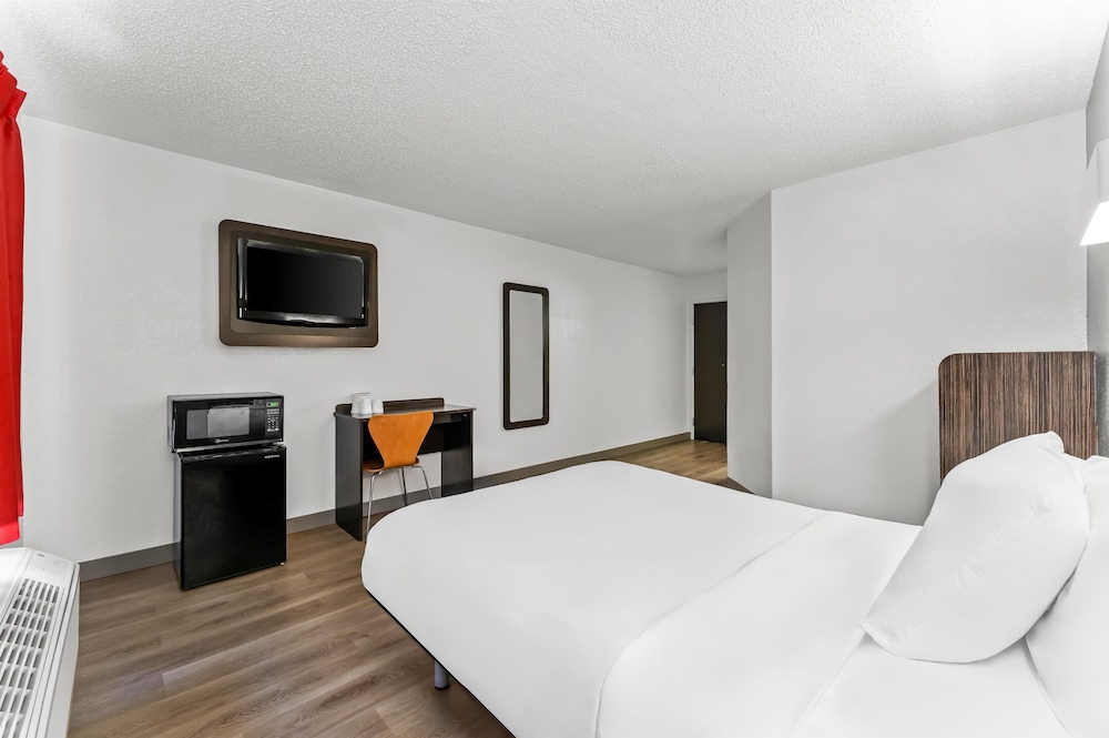 Standard Room, 1 Queen Bed, Non Smoking, Kitchen photo 1