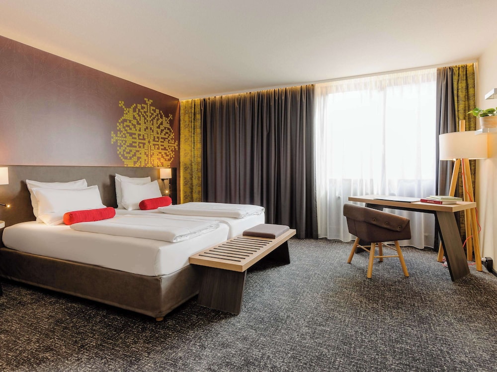 Superior Twin Room, Multiple Beds thumbnail 5