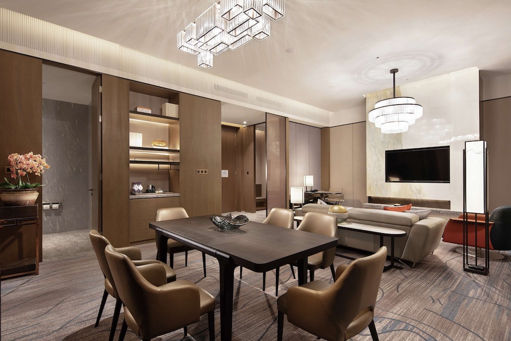 King One Bed Premium Suite