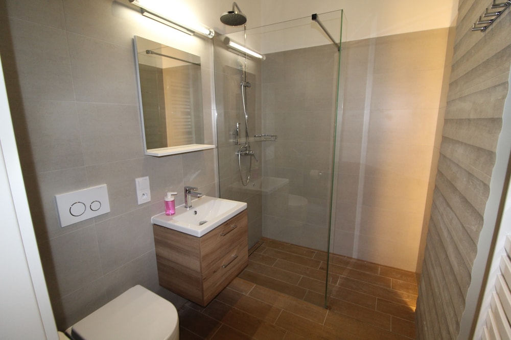 City Apartment, 1 Bedroom (number 001,010) photo 2