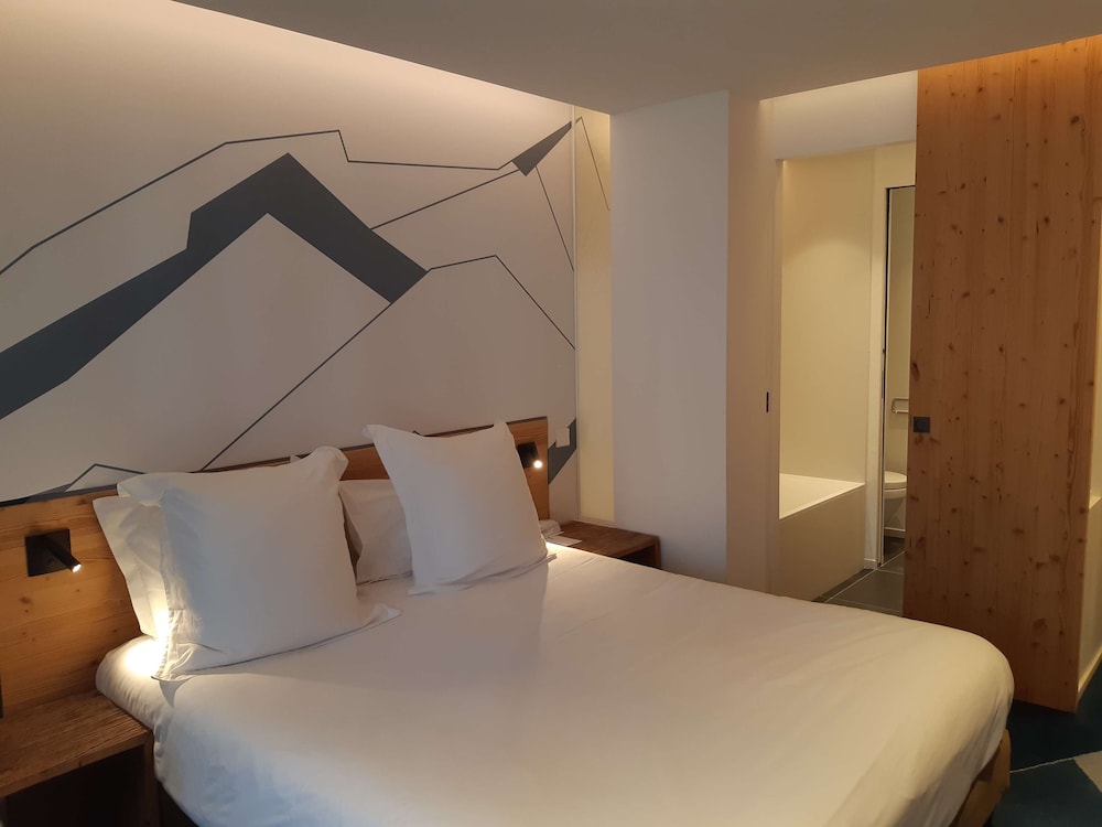 Classic Room, 1 Queen Bed, Non Smoking photo 2